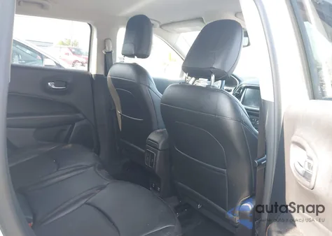 2019 Jeep Compass Limited 4X4 from USA, damaged, VIN 3C4NJDCB4KT666601